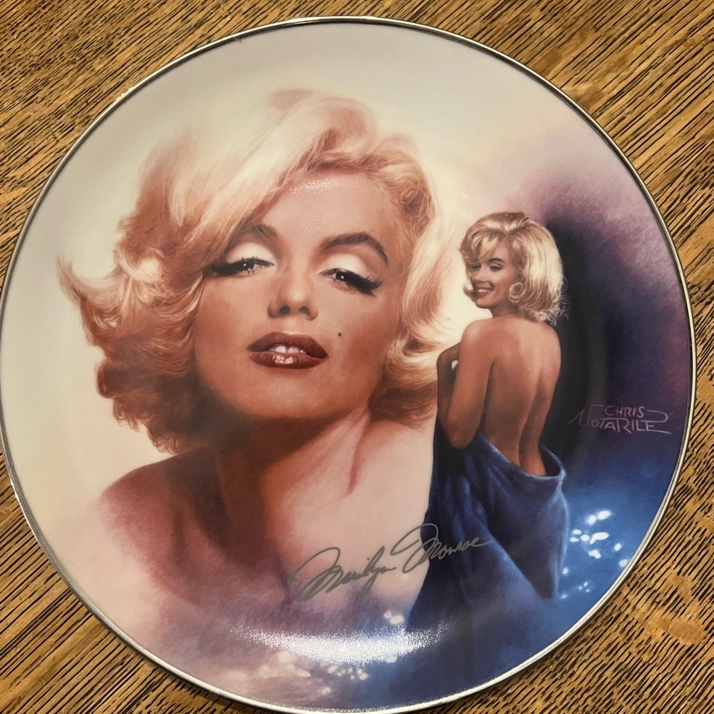 The Bradford Exchange Marilyn Monroe Wall Decor Plate - Cream, Blue, Purple